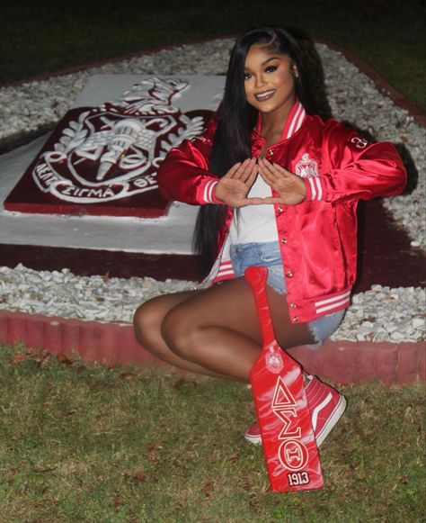 Dst Outfits, Delta Sigma Theta Probate, Delta Sigma Theta Graduation Pictures, Dst Photoshoot, Delta Sigma Theta Graduation Stole, Delta Sigma Theta Outfits, Delta Sigma Theta Photoshoot, Hbcu Life, Sorority Photoshoot