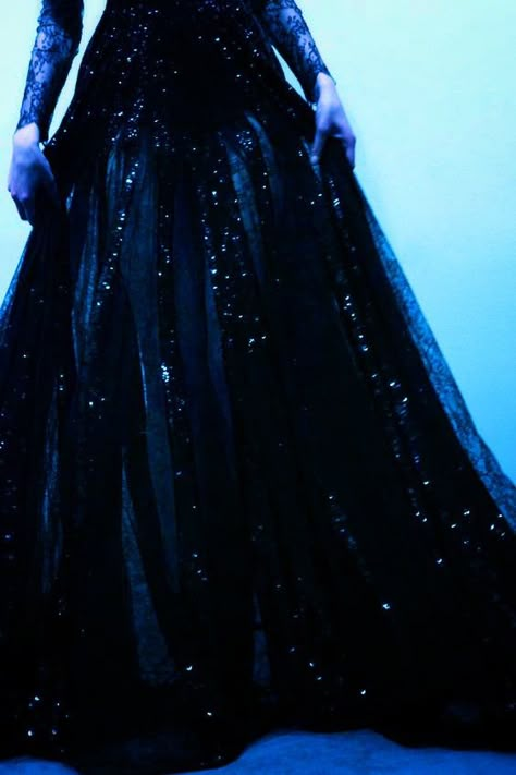 Dark Blue Gown Aesthetic, Night Queen Aesthetic, Dark Blue Princess Aesthetic, Blue Gown Aesthetic, Luna Aesthetic, Gown Aesthetic, Sapphire Dress, The Stolen Heir, Stolen Heir