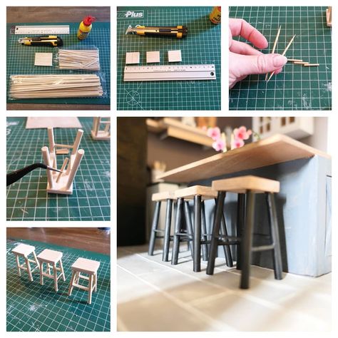 I finally got inspiration for the bar stools. Jeeej! I made these from some scrap wood, barbecue sticks, wooden stirrers and skewers. .… Barstools Farmhouse, Diy Dollhouse Accessories, Tiny House Diy, Dollhouse Bar, Barbie Furniture Tutorial, Diy Bar Stools, Miniature Bar, Diy Barbie House, Diy Stool