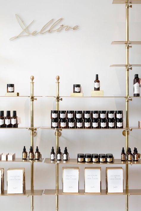 Delbôve Cosmetics in Brussels by Christophe Remy - via Coco Lapine Brass Shelving, Salon Interior Design Ideas, Nail Salon Interior Design, Beauty Salon Interior Design, Nail Salon Interior, Brass Shelves, Hair Salon Interior, Interior Design Minimalist, Beauty Salon Interior