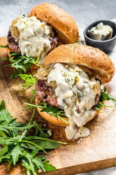 Blue Burger, Roasted Salmon Recipes, Truffle Burger, Burger Ideas, Blue Cheese Burgers, Black Truffles, Cheese Burgers, Truffle Salt, Ina Garten Recipes