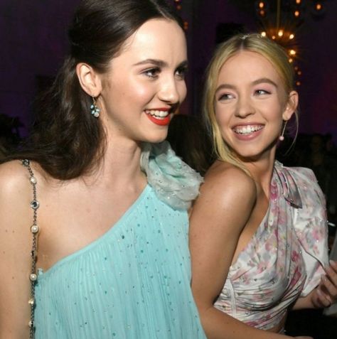 Sydney Sweeney And Maude Apatow, Maude Apatow, Sydney Sweeney, Make A Person, Staying Alive, Google Photos, Sydney, To Share, Photo And Video