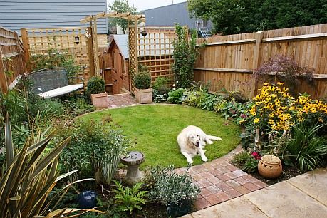 Small Square Garden Ideas, Garden Design Ideas Uk, Courtyards Gardens, Small Back Gardens, Garden Design Ideas On A Budget, Garden Ideas Uk, Tiny Garden Ideas, Small Front Gardens, Cheap Landscaping Ideas