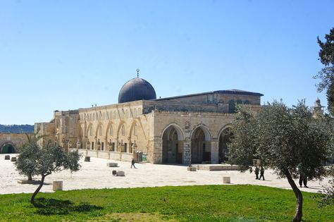 Masjid Al-Aqsa <3 Shia Quotes, Mecca Medina, Sultan Qaboos Grand Mosque, Aqsa Mosque, Al Quds, Sheikh Zayed Grand Mosque, Masjid Al Haram, Blue Roof, Scenery Photos