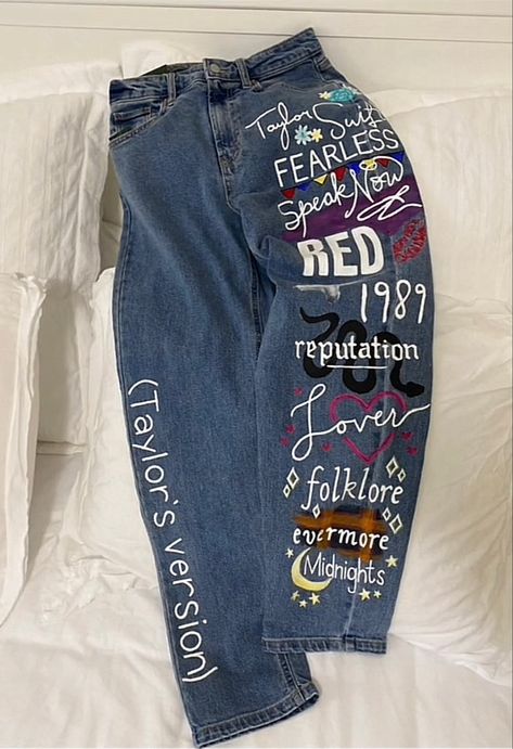 Decorated Jeans, Taylor Concert, Taylor Swift Costume, Taylor Swift Christmas, Taylor Swift Tour Outfits, Swift Tour, Tour Outfits, Concert Outfits, Concert Fits