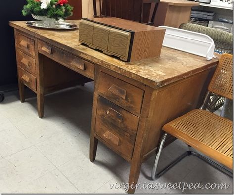 Vintage Teacher's Desk Makeover - A Goodwill found vintage teacher's desk gets a makeover. #vintageteachersdesk #vintageofficedesk #vintagedesk #deskmakeover Wood Desk Makeover, Large Wood Desk, Antique Desk Makeover, Large Wooden Desk, Refinished Desk, Refurbished Desk, Vintage Oak Desk, Desk Makeover Diy, Vintage Teacher