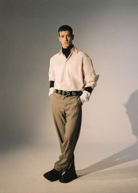 80s Poses, 80s Photoshoot, Man Photoshoot, Spring Shoot, Fashion Figure, Headshot Poses, Parking Area, Male Pose Reference, Magazine Man