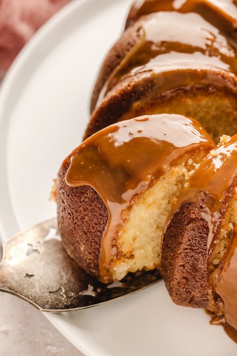 Salted Caramel Kentucky Butter Cake | Good Life Eats Salted Caramel Bundt Cake, Kentucky Cake, Caramel Kentucky Butter Cake, Salted Caramel Kentucky Butter Cake, Caramel Bundt Cake, Salted Caramel Glaze, Ricotta Cake Recipes, Homemade Coffee Cake, Cranberry Orange Cake