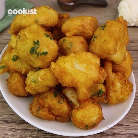 Battered Cauliflower Baked, Battered Cauliflower Recipes, Deep Fried Cauliflower Batter, Breaded Cauliflower Fried, Chickpea Batter Recipe, Battered Cauliflower, Breaded Cauliflower, Fried Cauliflower Recipes, Baked Coliflower