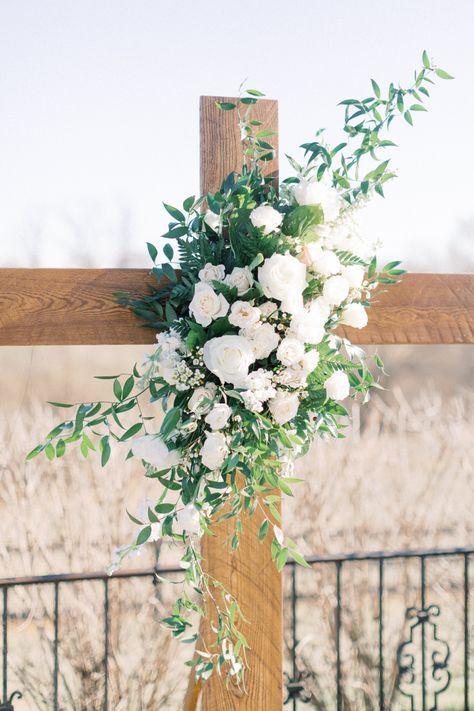 Cross Floral Arrangements Wedding, Cross Flowers Wedding, Elegant Boho Wedding, Cross Flowers, Low Centerpieces, Wedding Cross, Oyster Bay, Floral Arrangements Wedding, Neutral Wedding