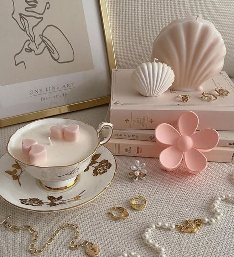 Pink jewelry aesthetics Soft Pink Theme, Pink Lifestyle, Princess Core, Tiny Bow, Vintage Princess, Girl Themes, Pastel Pink Aesthetic, Pink Girly Things, Princess Aesthetic