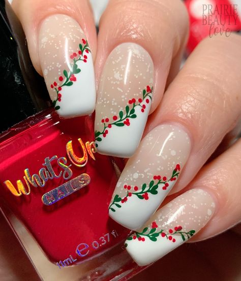 Holly Berry French Nails, Christmas Nails Holly Leaf, Holly Nails Christmas, Christmas Nails With Holly, Holly Christmas Nails, Holly Berry Nails, Holly Nail Art, Holly Nails, Holly Images