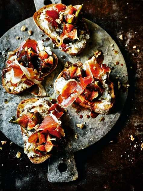 Spanish chef Omar Allibhoy puts sweet figs, creamy cheese, salty ham and crunchy… Easy Spanish Recipes, Tapas Party, Best Tapas, Serrano Ham, Tapas Recipes, Fig Recipes, Spanish Tapas, Delicious Magazine, Think Food