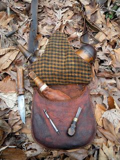 Contemporary Makers: Brian Barker Iron Mounted Rifle with Hunting Pouch and Horn Possibles Bag Pattern, Possibles Bag, Long Hunter, Horn Bag, Shooting Bags, Handmade Leather Work, Leather Working Projects, Leatherworking Tools, Powder Horn