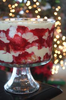 English Christmas Desserts, Trifle Bowl Recipes, Trifle Dessert Recipes, Christmas Trifle, Christmas Dessert Recipes, Homemade Pudding, Trifle Dish, English Christmas, Trifle Desserts