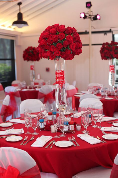 gorgeous red wedding centerpieces | Wedding centerpiece ideas Red Rose Centerpiece Wedding, Red Wedding Centerpieces, Red Quinceanera Ideas, Red Roses Centerpieces, Rose Centerpieces Wedding, Red Centerpieces, Red And White Weddings, Beach Wedding Centerpieces, Red Rose Wedding