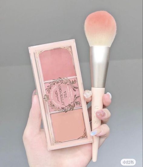 Kawaii Makeup Products, Blusher Palette, Koleksi Makeup, Penyimpanan Makeup, Boho Makeup, Alat Makeup, Eyeshadow Products, Kawaii Makeup, Makeup Accesories