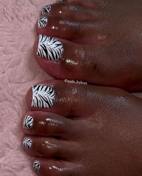 Zebra Toe Nail Designs, Acrylic On Big Toe Only, Pedicure With Acrylic, Acrylic Big Toe Nail, Big Toe Nail Designs, Zebra Pedicure, Big Toe Design, Toes Acrylic, Baddie Toe Nails