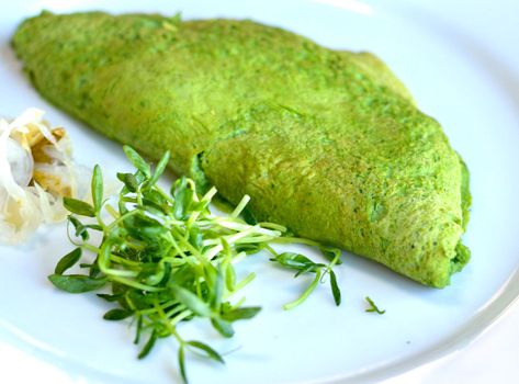 Green Omelette, Healthy Omelet, Everything Green, Omelets Recipe, Omelette Recipe, Green Recipes, Pureed Food Recipes, Vegetarian Paleo, Greens Recipe