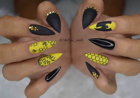 Acrylic Stiletto Nails, Bee Nails, Ideas For Nails, August Nails, Matte Nails Design, Stiletto Nails Designs, Nails Colors, Nail Styles, Winter Nail Designs