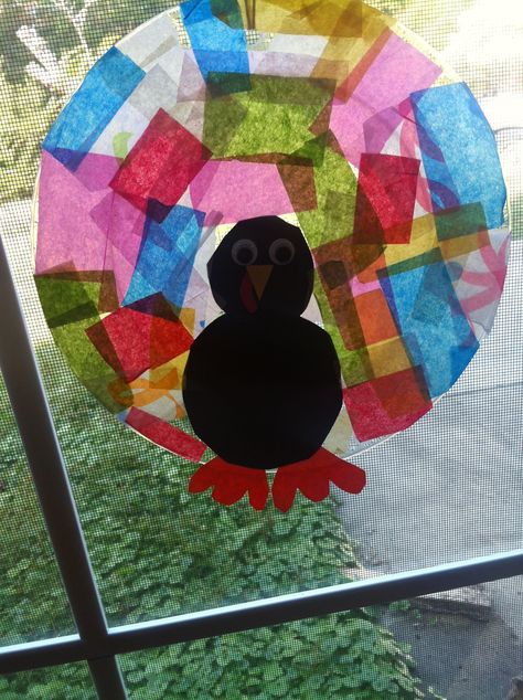 Turkey sun-catchers. clear plastic plate, tissue paper, and construction paper Tissue Paper Suncatcher, Turkey Craft Template, Butterflies Crafts, Project For Preschoolers, Thanksgiving Crafts To Make, Thanksgiving Crafts Preschool, Easy Thanksgiving Crafts, Paper Flower Wreaths, Tissue Paper Crafts