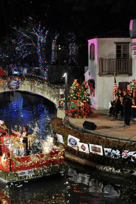 In San Antonio for the Thanksgiving holiday? Head down to the San Antonio River Walk for the must-see Ford River Parade, an annual tradition to kick off the holidays. #SanAntonio #Texas #travel #Christmas San Antonio Christmas Riverwalk, San Antonio River Walk, Visit San Antonio, Christmas Hand Painted, San Antonio Riverwalk, Holiday Parades, Texas Christmas, San Antonio River, Travel Christmas