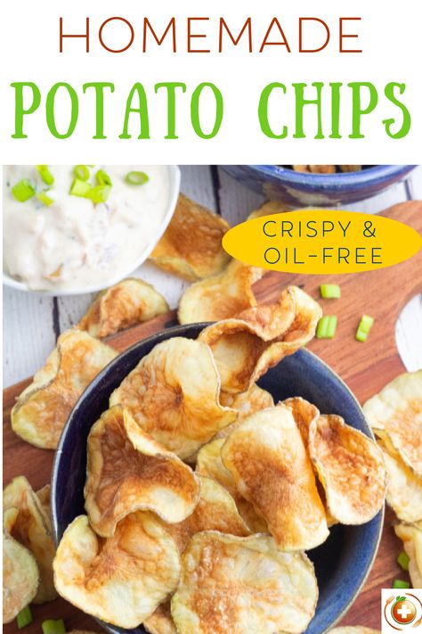 Thought you couldn't eat potato chips on a healthy plant-based eating plan? Me too, but thankfully we were wrong! These healthy homemade potato chips are easy and delicious! Vegan Munchies, Homemade Potato Chips, Potato Chip Recipes, Vegan Dips, Healthy Oil, Healthy Potatoes, Homemade Chips, Vegan Potato, Vegan Sides