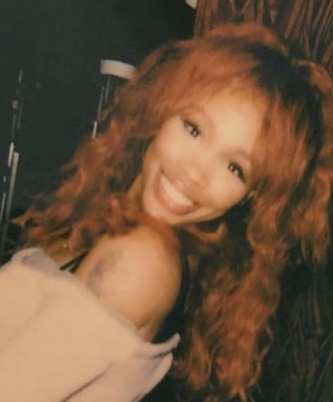 Sza Hair Red, Sza Hair Ginger, Ginger Hair Color, Black Femininity, Cute Makeup Looks, Hair Color And Cut, Ginger Hair, Green Hair, Cute Makeup