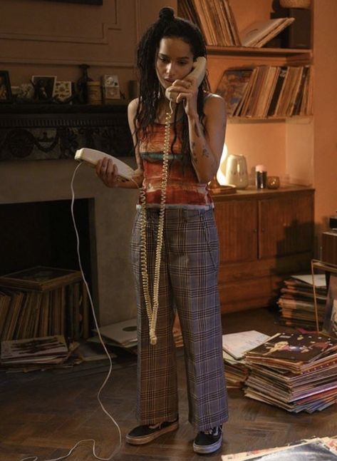 Zoe Kravitz Style, Zoe Isabella Kravitz, Nick Hornby, Baggy Trousers, Zoe Kravitz, Come Undone, High Fidelity, Top Five, Winter Fits