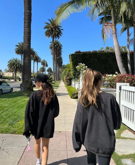 Los Angeles California Outfits, Los Angeles Outfits Spring, Roadtrip Outfits, La Girl Aesthetic, La Aesthetic, California Pictures, Los Angeles Aesthetic, California Roadtrip, Miami Girls