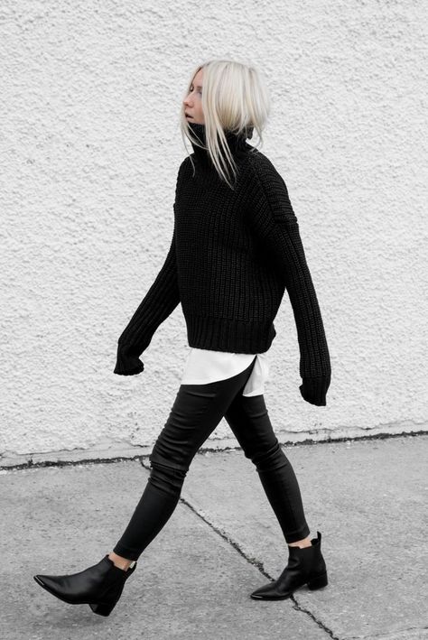 Look Legging, Denim On Denim, Mode Casual, Looks Street Style, Black Turtleneck, Fashion Weeks, Mode Inspo, Cozy Outfit, 가을 패션