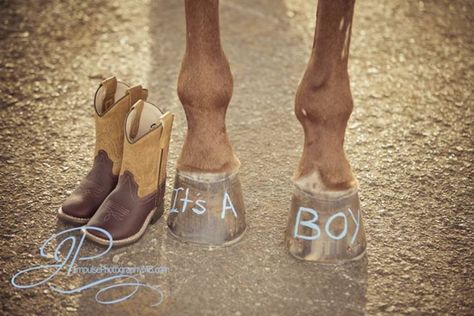 Baby Announcement With Kids, Baby Announcement Pictures, Baby Boy Announcement, Cowboy Baby, New Baby Announcements, Announcement Ideas, Shower Bebe, Foto Baby, Baby Gender Reveal