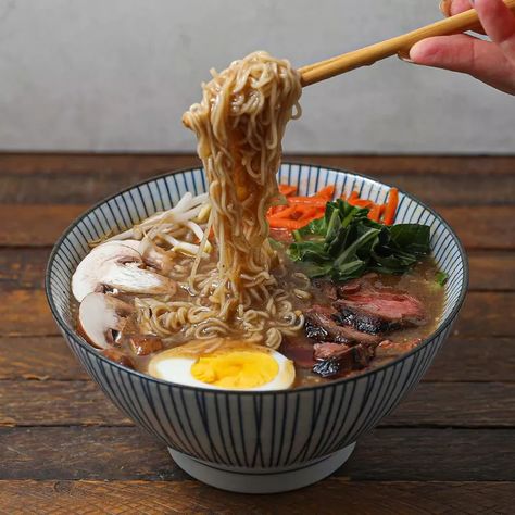 Beef Miso Ramen Recipe Beef Broth Ramen Recipes, Japanese Beef Ramen, Beef Miso Ramen, Fall Dinner Recipes For Two, Cozy Fall Dinner Recipes, Beef Ramen Recipe, Miso Ramen Recipe, Spicy Miso Ramen Recipe, Cozy Fall Dinner