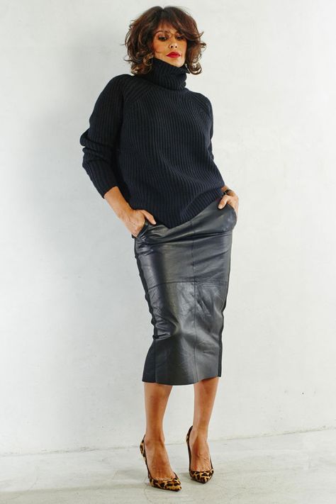 Rok Outfit, Leather Skirt Outfit, Nili Lotan, Black Leather Skirts, Elegant Skirt, Looks Chic, Looks Style, Work Fashion, Street Styles