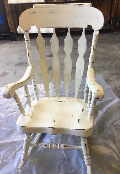 Painted Rocking Chairs, Furniture Remodeling, Wooden Rocking Chairs, Wood Rocking Chair, Paint Effects, Rocking Chairs, Distressed Painting, Art Furniture, Painting Projects