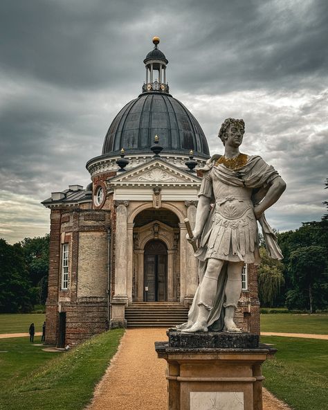 The Banqueting House at Wrest Park exemplifies the Baroque style through its dramatic use of curves, rich decoration, and grand, theatrical composition. It was intended as a place for entertainment and dining, often used for parties and gatherings. The building’s design features include a distinctive domed roof, intricate plasterwork, and elaborately decorated interiors, showcasing Archer’s flair for blending classical forms with Baroque exuberance. - #wrestpark #classicalarchicture #georgia... Domed Roof, Banqueting House, Visiting England, Baroque Architecture, Victorian Architecture, English Heritage, Baroque Style, Baroque Fashion, The Building