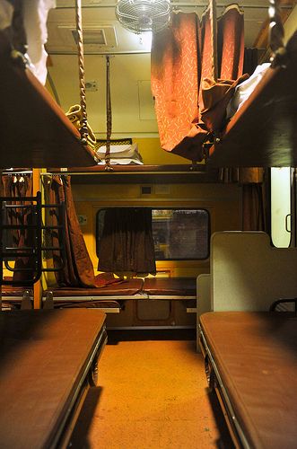 Indian Railways: A/C Two-Tier Coach Compartment! :) Beis Luggage, Train Compartment, Indian Railway Train, Sleeper Train, London Nightlife, World Most Beautiful Place, Indian Railways, Grand Central Station, India Photography