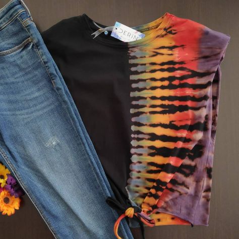 Hand Dyed Clothing, Tie Dye Tops, Tie Dye Fashion, Reverse Tie Dye, Bleach Tie Dye, Tie Dye Outfits, Tie Dye Colors, Tie Dye Shirts, Tie And Dye