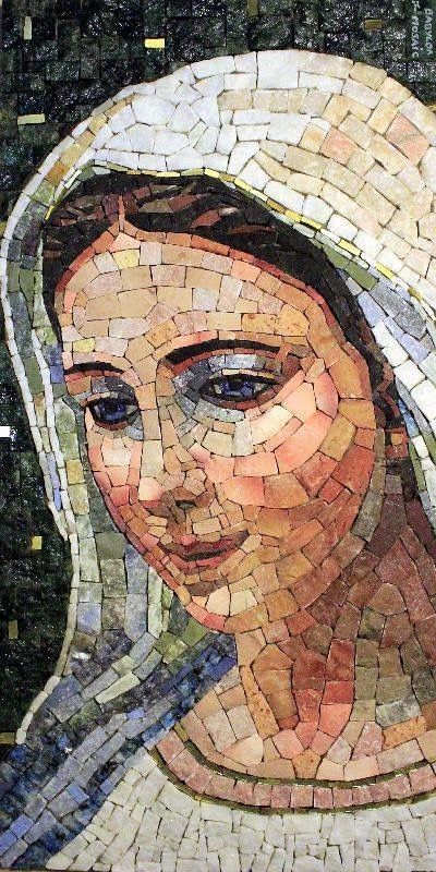 Maria mãe de Jesus Cristo Mosaic Portrait, Mosaic Madness, Mosaic Stained, Magic Garden, Mosaic Artwork, Mosaic Projects, Blessed Virgin Mary, Catholic Art, Mosaic Designs