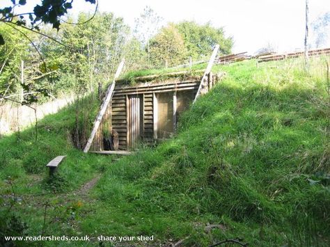 hobbit hole is an entrant for Shed of the year 2012 Underground Shed Ideas, Shed Cabin Ideas, Pre Built Sheds, Zen Garden Backyard, Flat Roof Shed, Hobbit Garden, Underground Garden, Root Cellars, Building A Storage Shed