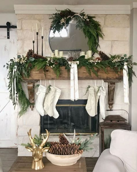 Natural Holiday Decor, Natural Christmas Decor, Christmas Mantle Decor, Christmas Fireplace Decor, Christmas Decor Inspiration, Christmas Mantel Decorations, Christmas Mantle, Natural Christmas, Christmas Fireplace