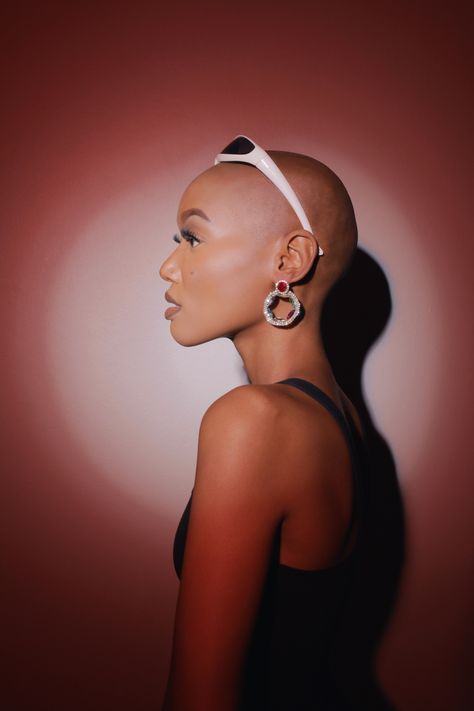 Bald Head Photoshoot, Bald Model Photoshoot, Bald Women Photoshoot, Bald Woman Photoshoot, Bald Photoshoot Ideas, Bald Women Photography, Bald Photoshoot, Sunset Photography People, Shave Head