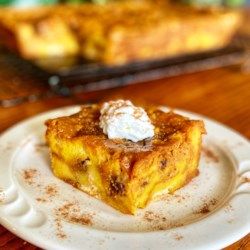 Easy Pumpkin Bread Pudding Pumpkin Bread Pudding Recipe, Easy Pumpkin Bread, Bread Pumpkin, Bread Pudding Easy, Pumpkin Bread Easy, Pumpkin Bread Pudding, Pumpkin Pecan Pie, Cake Mug, Doggie Treats