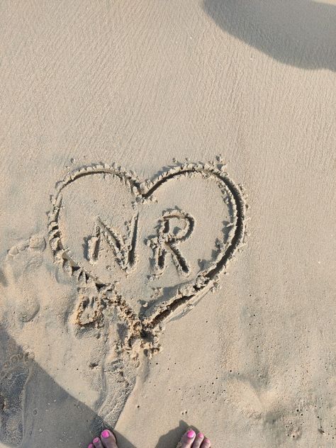 Nr Logo, Vintage Writing Paper, Coffee Hair, Best Couple Pictures, Cupid And Psyche, Wallpaper Hp, Guitar Photos, Cartoon Love Photo, Calligraphy Quotes Love