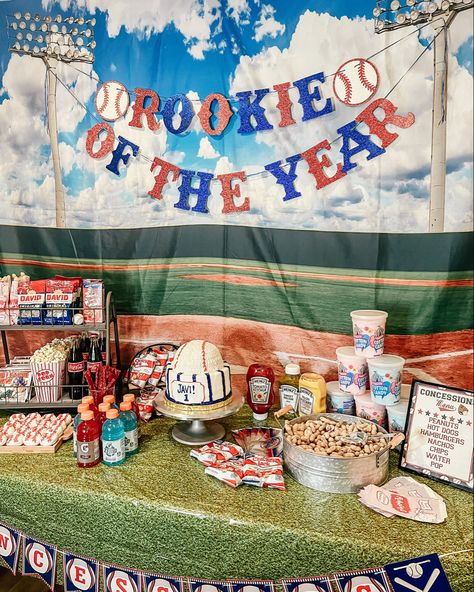 Rookie Of The Year Food Table, Baseball Party Foods, Baseball Party Decorations Ideas, Baseball Theme Cakes, Baseball Theme Birthday Party, Hunter Birthday, Baby Boy Birthday Themes, First Birthday Board, Baseball Theme Birthday