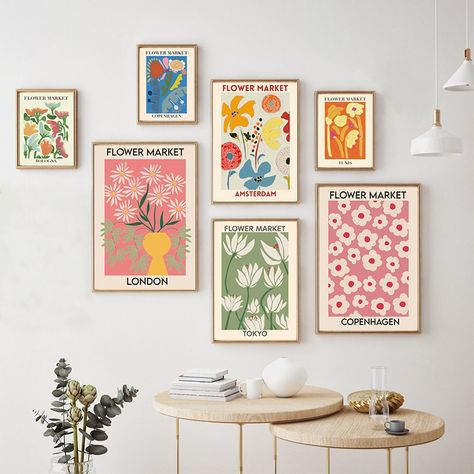 Colorful Eclectic Decor, Girly Dorm Decor, Living Room Decor Pictures, Pink Gallery Wall, Nordic Color, Eclectic Gallery Wall, Flower Market Poster, Modern Gallery Wall, Gallery Wall Art Set