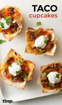 Yummy layers of your favorite taco fillings baked in wonton wrappers in cupcake form. Taco Cupcakes, Savory Cupcakes, Camp Food, Taco Shells, Taco Fillings, Wonton Wrappers, People Pleaser, Bacon Cheddar, Snack Chips