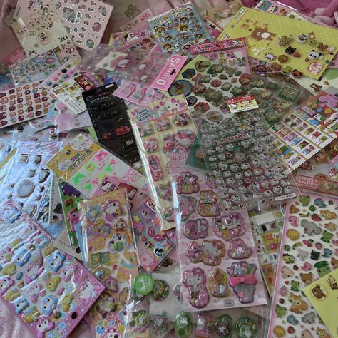 Sticker Collection Aesthetic, Hello Kitty Stickers, Lukisan Fesyen, Tas Mini, Stickers Collection, Journal Aesthetic, Hello Kitty Items, Cute Stationery, Love Stickers