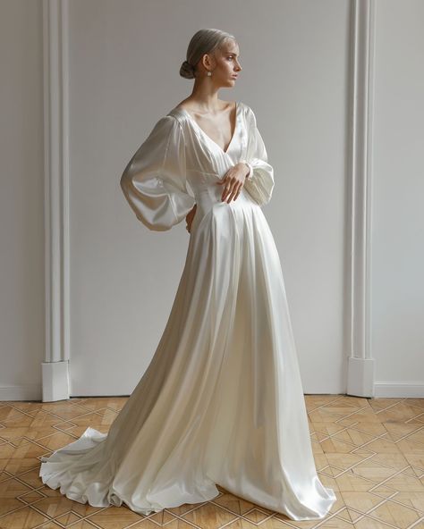 Boho Wedding Dress With Long Sleeves Simple Wedding Dress - Etsy Simple Satin Wedding Dress, Wedding Dress Silk, Minimalist Wedding Dress, Minimalist Gown, Wedding Dress Elegant, Civil Wedding Dresses, My Wedding Dress, Minimalist Wedding Dresses, Silk Wedding Dress