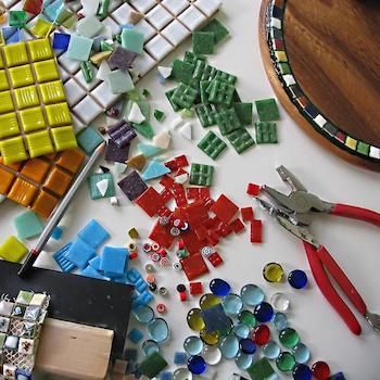 Mosaic Art Supplies, Mosaic Tiles Crafts, Mosaic Art Diy, Mosaic Garden Art, Mosaic Art Projects, Mosaic Madness, Mosaic Tile Art, Mosaic Stained, Mosaic Murals